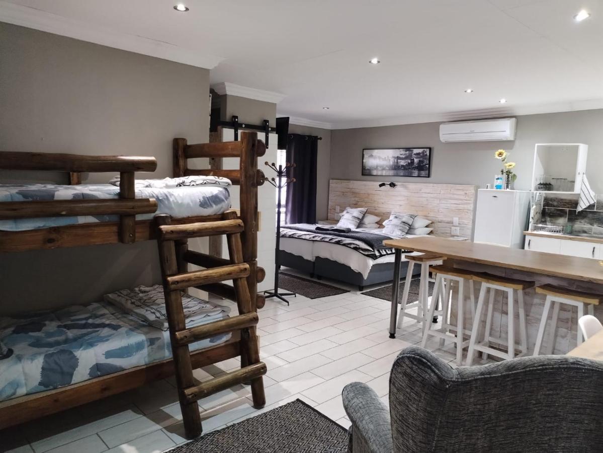 Villa Mariss Guesthouse Kraaifontein المظهر الخارجي الصورة