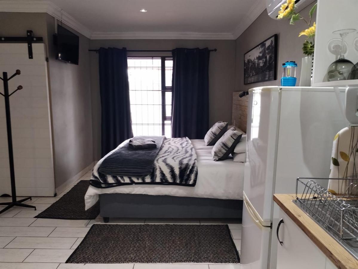 Villa Mariss Guesthouse Kraaifontein المظهر الخارجي الصورة