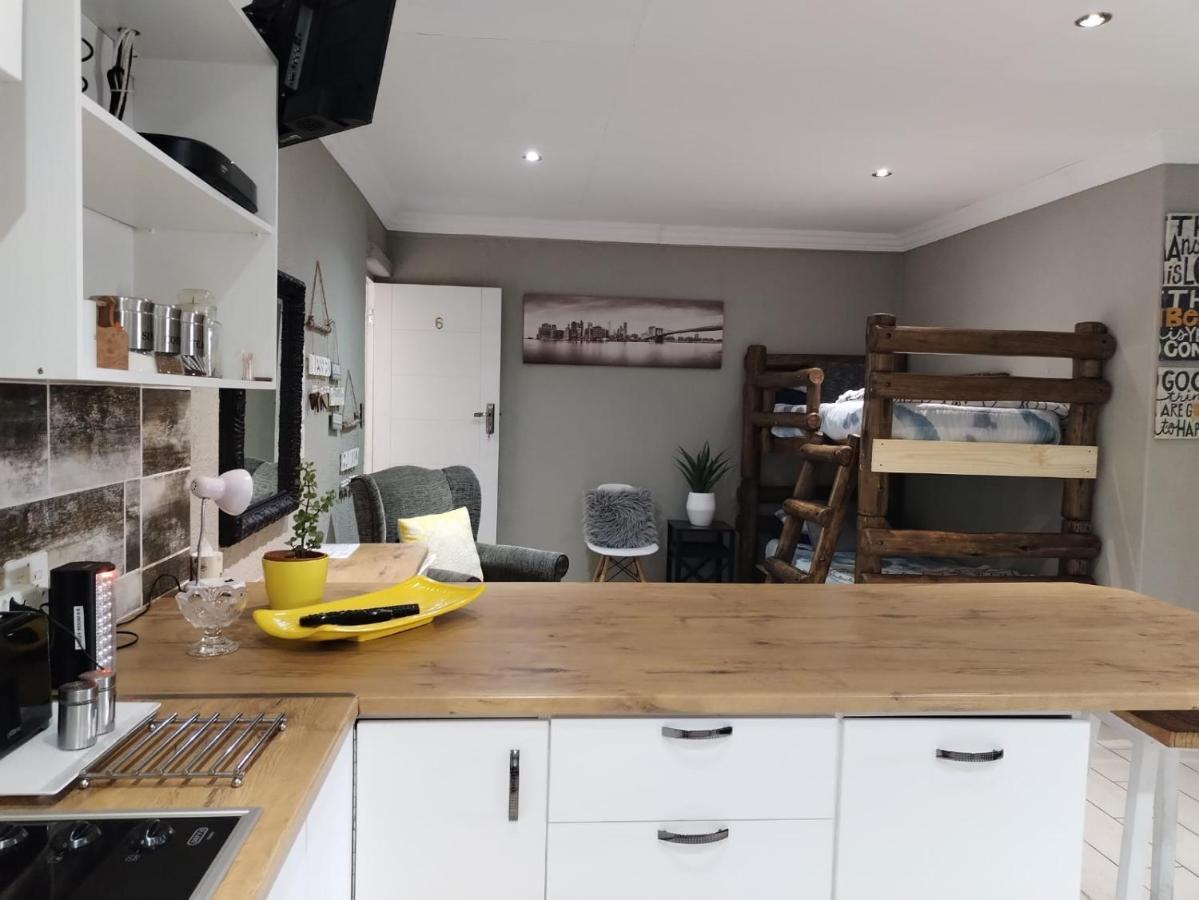 Villa Mariss Guesthouse Kraaifontein المظهر الخارجي الصورة