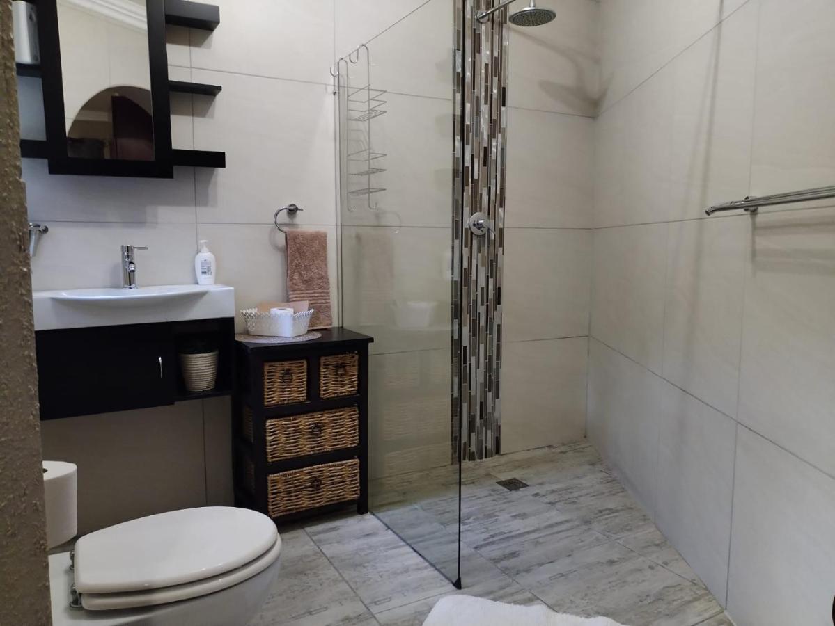 Villa Mariss Guesthouse Kraaifontein المظهر الخارجي الصورة